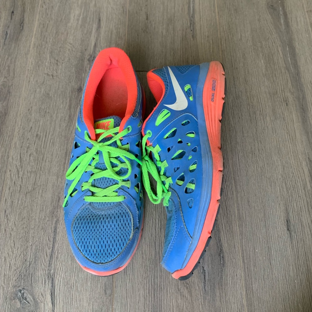 Nike Dual Fusion 2 shoes